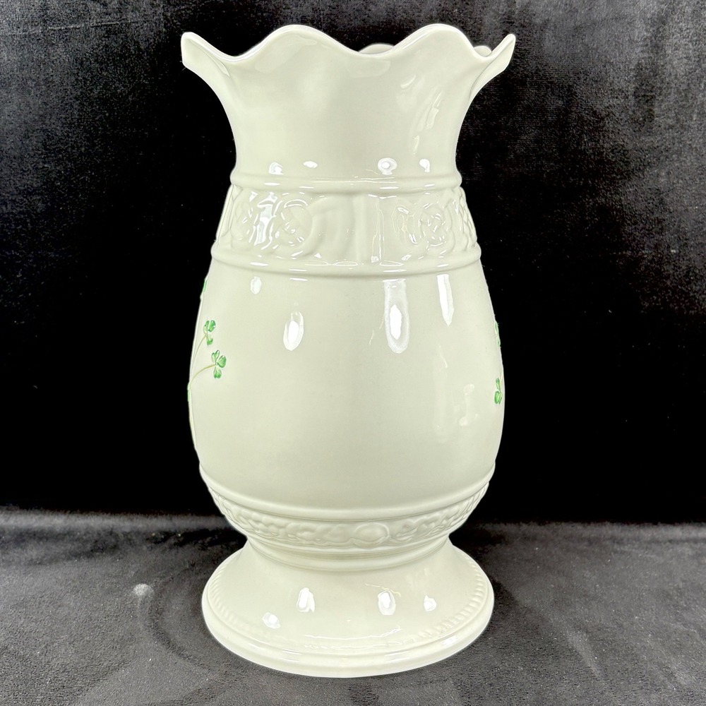 Vtg Belleek Tara 12" Vase 11th Green Mark Shamrocks Celtic Knot Scalloped Rim‎ - Picture 4 of 14